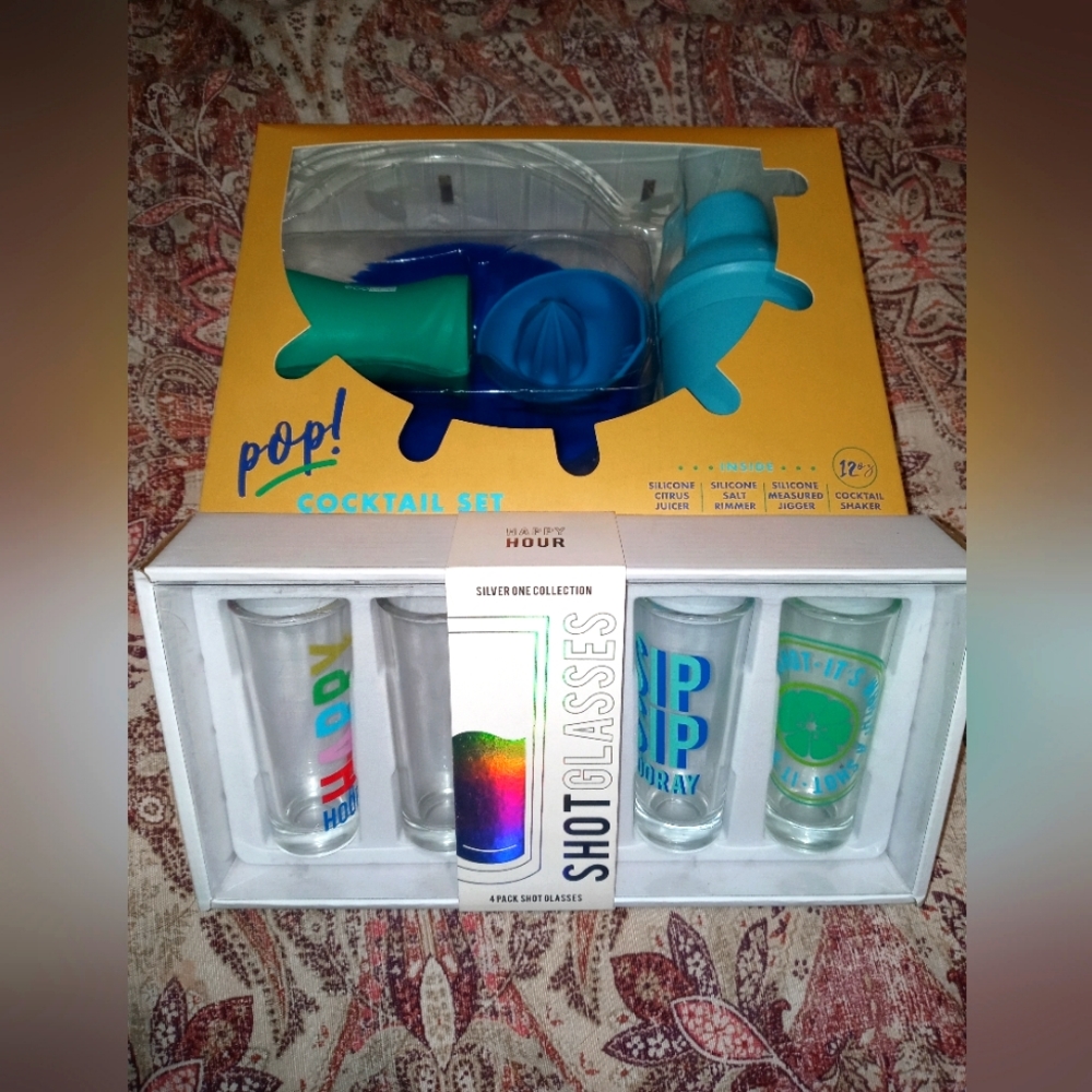 Bundle of cocktail set/ 4 shot glasses